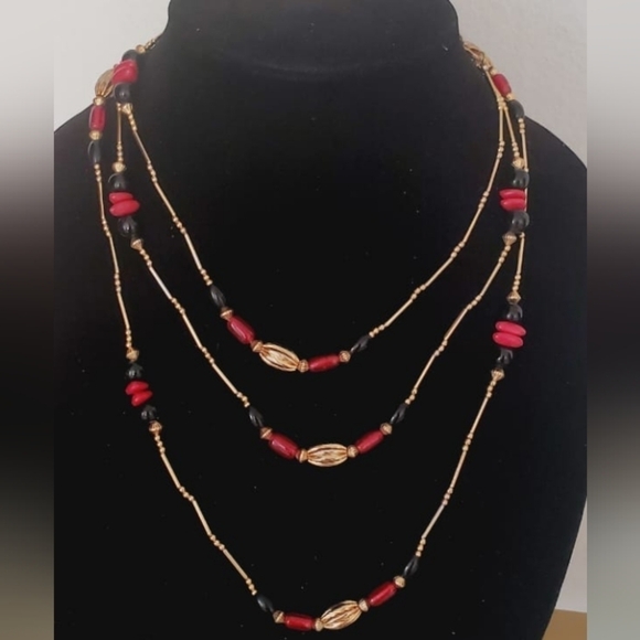 Multicolored 3 Strand Necklace.🌴 - Picture 6 of 6